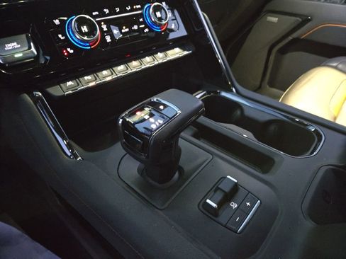 Used 2022 GMC Sierra 1500 AT4 w/ AT4 Premium Package image 25