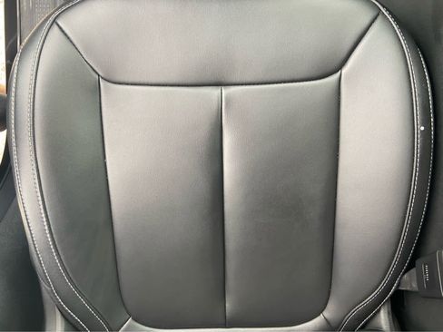 Used 2025 Jeep Grand Cherokee L Limited w/ Black Appearance Package image 45