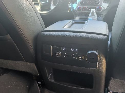 Used 2018 GMC Yukon XL SLT AWD/4WD image 11