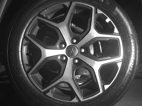 Used 2025 Jeep Compass Limited image 14