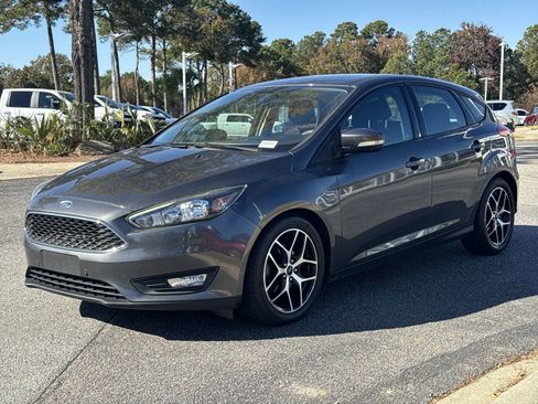 Used 2017 Ford Focus SEL image 5