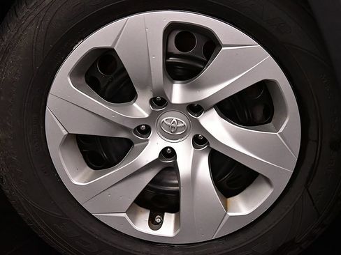 Used 2023 Toyota RAV4 LE AWD/4WD image 11