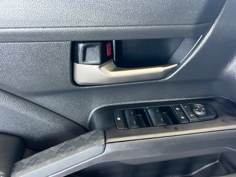 Used 2025 Toyota Tacoma TRD Sport AWD/4WD image 8