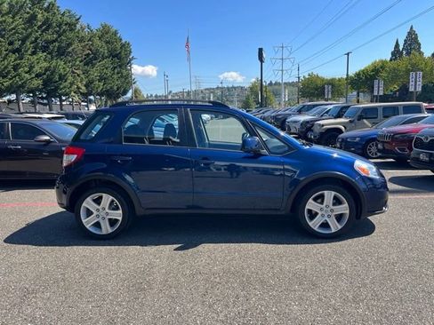 Used 2008 Suzuki SX4 Hatchback FWD image 4