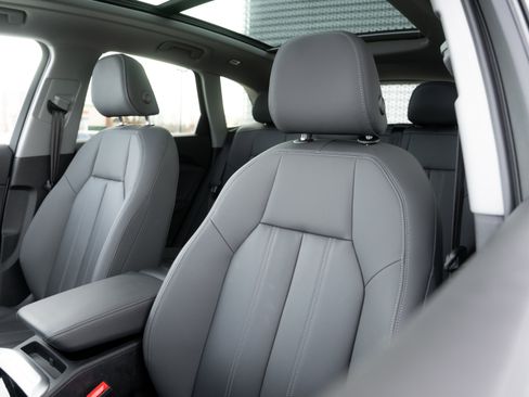 Certified 2025 Audi Q5 Premium Plus w/ Premium Plus image 24