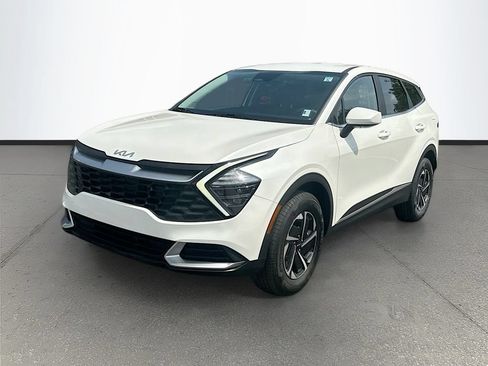 Certified 2025 Kia Sportage LX AWD/4WD image 3