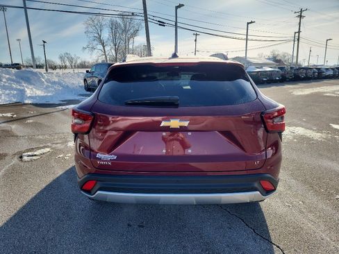 Used 2025 Chevrolet Trax LT w/ Driver Confidence Package image 6