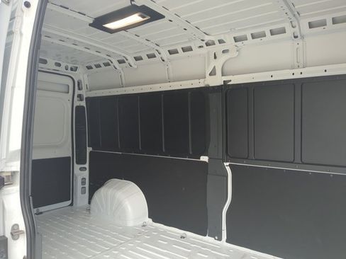 Used 2026 RAM ProMaster 2500 w/ Convenience Group FWD image 18