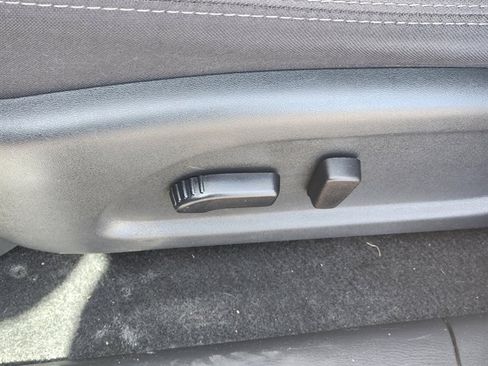 Used 2020 Nissan Pathfinder SV image 13