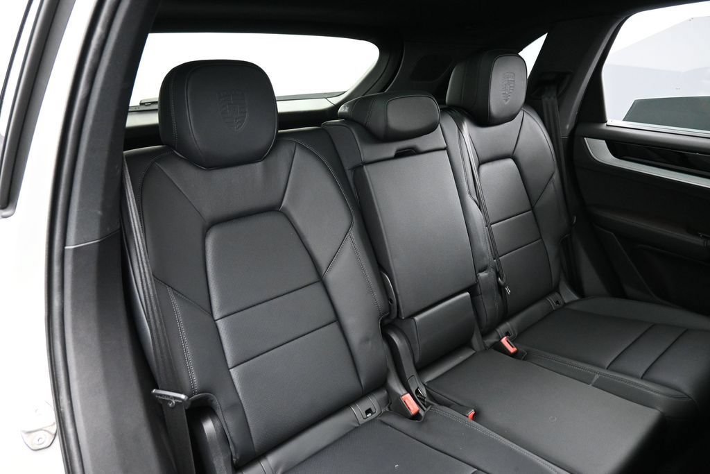 Certified 2026 Porsche Cayenne E-Hybrid AWD/4WD image 27