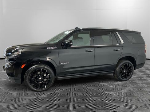 Used 2023 Chevrolet Tahoe High Country image 2