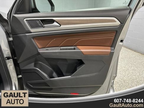 Used 2022 Volkswagen Atlas SEL AWD/4WD image 17