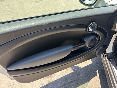 Used 2012 MINI Cooper Hardtop image 8
