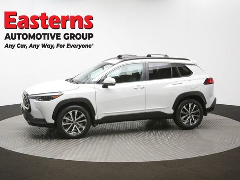 Used 2022 Toyota Corolla Cross XLE w/ Convenience Package image 55