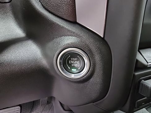 Used 2024 Chevrolet Silverado 2500 Custom w/ Custom Value Package image 19