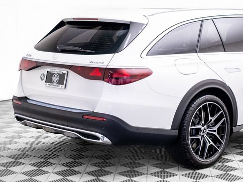Used 2025 Mercedes-Benz E 450 4MATIC All-Terrain Wagon image 37
