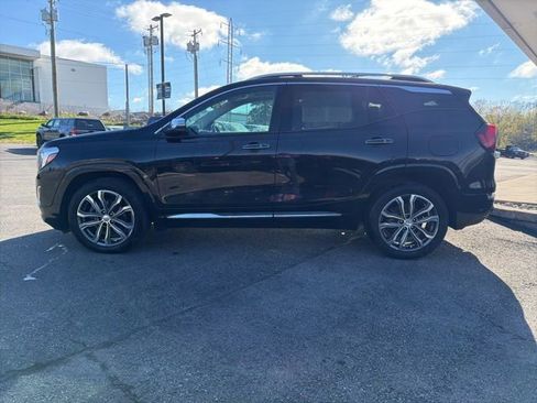 Used 2020 GMC Terrain Denali w/ Denali Premium Package AWD/4WD image 2