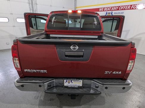 Used 2015 Nissan Frontier SV w/ SV Value Truck Package image 14