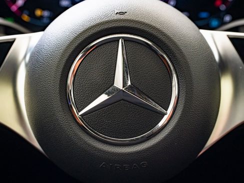 Certified 2025 Mercedes-Benz GLC 300 4MATIC image 26