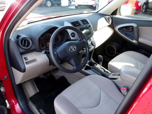 Used 2007 Toyota RAV4 LE image 9