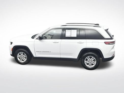 Used 2023 Jeep Grand Cherokee Laredo RWD image 31