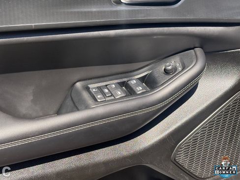 Used 2023 Jeep Grand Cherokee Altitude RWD image 19