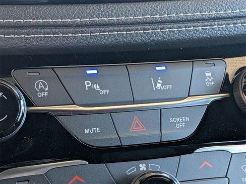 New 2026 Chrysler Pacifica Select image 24