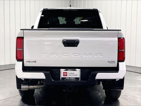 Certified 2025 Toyota Tacoma SR5 AWD/4WD image 4