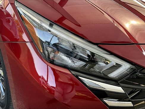 New 2025 Nissan Versa SV w/ Trunk Package FWD image 18