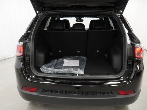 New 2026 Jeep Compass Latitude image 31