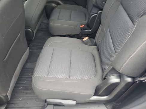 Certified 2023 GMC Acadia SLE w/ Driver Convenience Package image 10