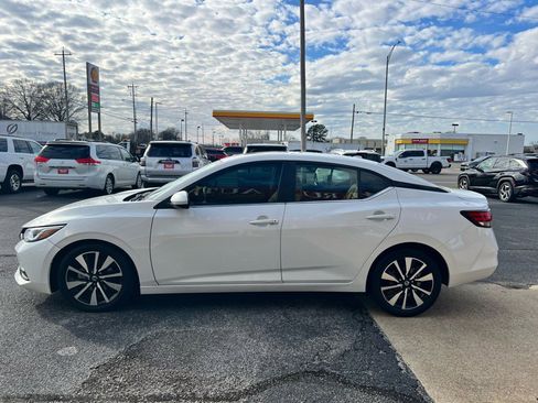 Used 2023 Nissan Sentra SV w/ SV Premium Package image 5