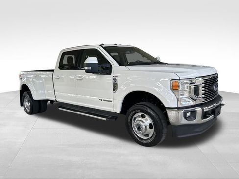 Used 2022 Ford F350 Lariat w/ Lariat Value Package image 2