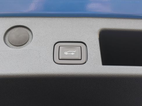 New 2025 GMC Terrain Elevation w/ Elevation Premium Package image 8