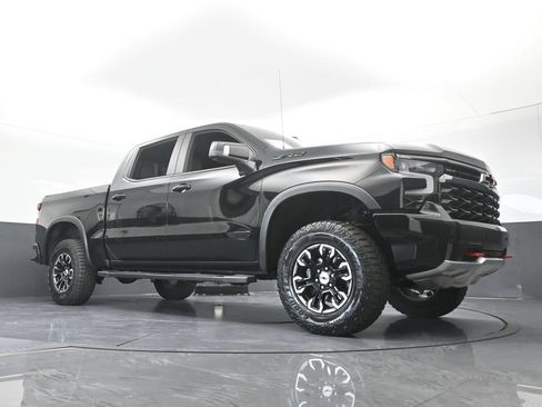 Used 2025 Chevrolet Silverado 1500 ZR2 w/ Technology Package AWD/4WD image 74