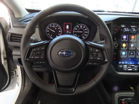 Used 2025 Subaru Crosstrek 2.5i Limited w/ Crosstrek Mirror Package image 17