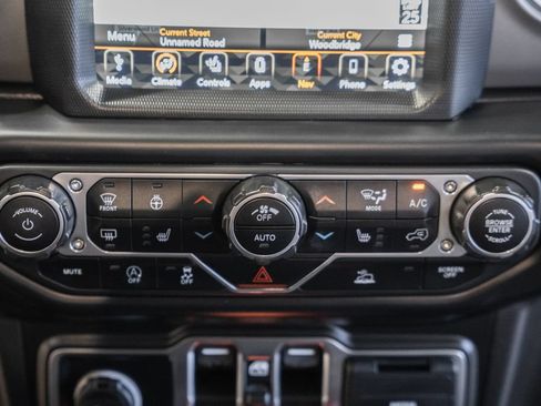 Used 2022 Jeep Wrangler Unlimited Sahara w/ Cold Weather Group AWD/4WD image 22
