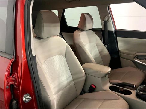 Certified 2022 Kia Soul LX image 7