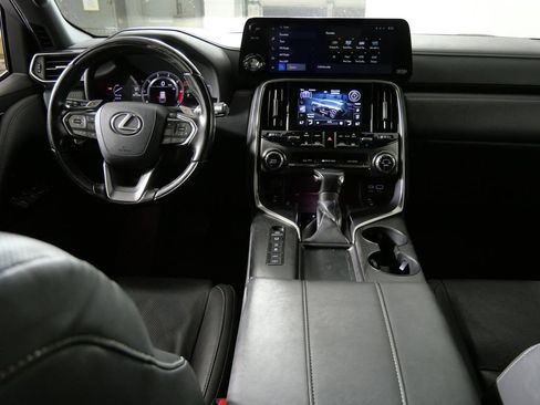 Used 2023 Lexus LX 600 4WD w/ Luxury Package image 22