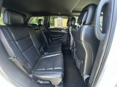 Used 2019 Jeep Grand Cherokee Limited AWD/4WD image 24