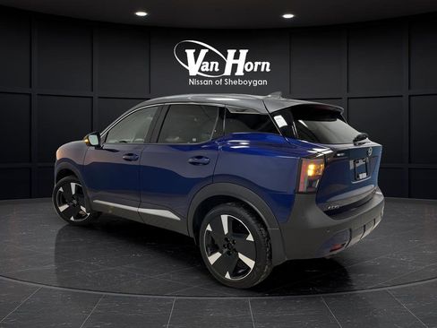 Used 2025 Nissan Kicks SR w/ SR Premium Package image 3