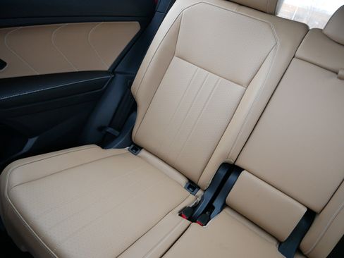 Certified 2024 Volkswagen Tiguan SE R-Line image 12