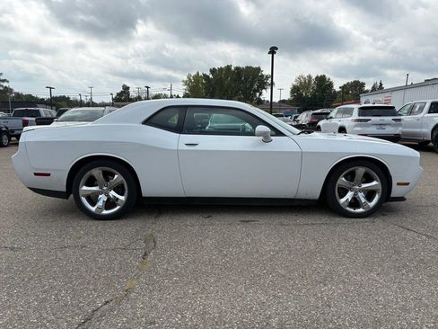 Used 2014 Dodge Challenger R/T image 6