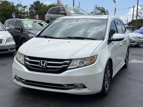 Used 2015 Honda Odyssey Touring Elite image 2