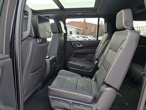 Used 2023 Chevrolet Suburban Premier w/ Premium Package 2 image 10
