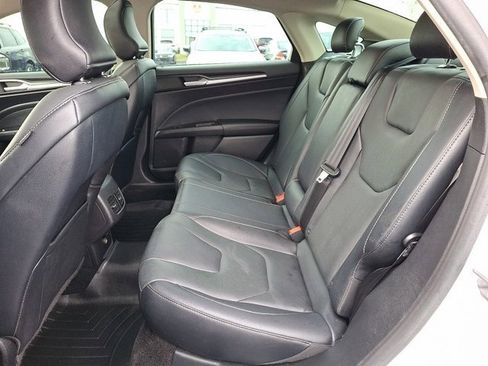 Used 2018 Ford Fusion Titanium image 12