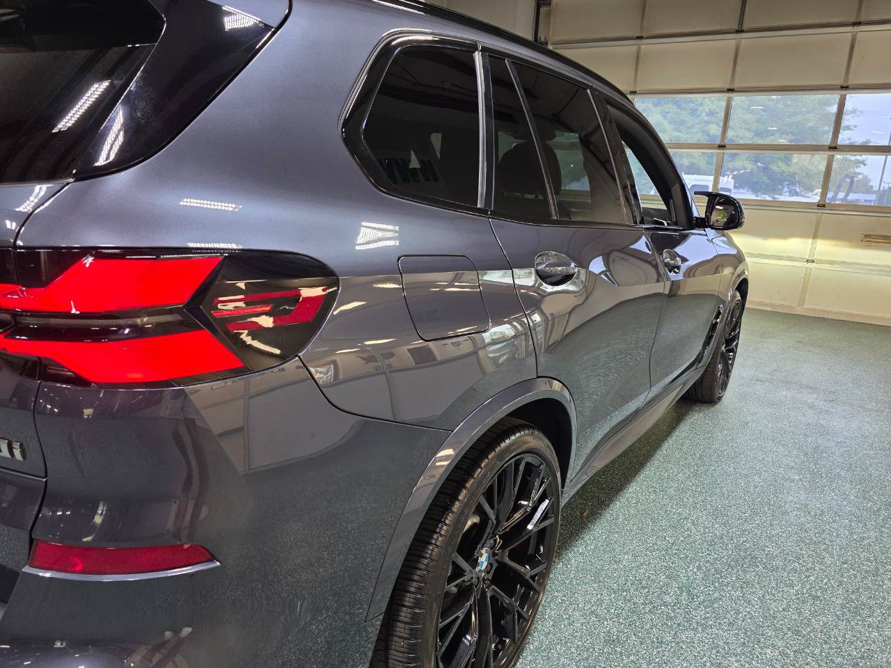 Used 2020 BMW X5 M50i w/ Executive Package AWD/4WD image 7