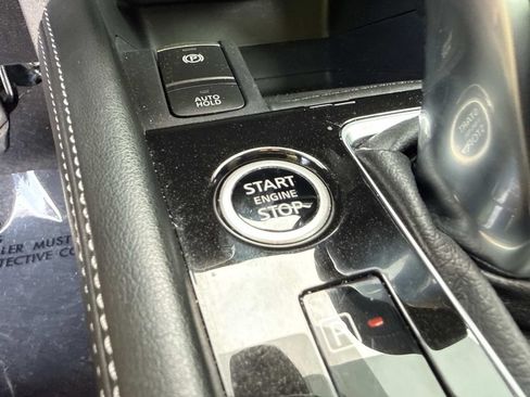 Used 2024 Nissan Kicks SR w/ SR Premium Package FWD image 33