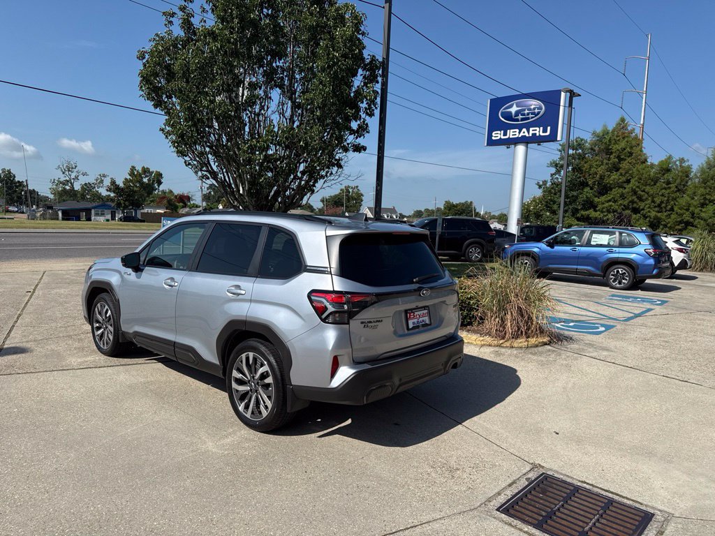 Certified 2025 Subaru Forester Touring AWD/4WD image 5