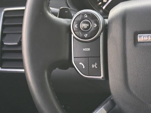 Used 2018 Land Rover Discovery SE image 23